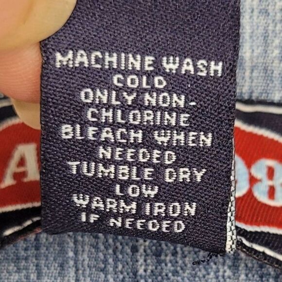 AC 3998 Upcycled Patches Stretch Jean‎ Jacket Light Wash Minion Patch Button - Picture 8 of 8